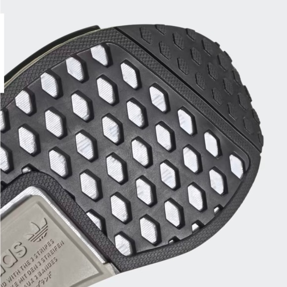 HOST PICK 🎉🥳🙌NIB ADIDAS X MARIMEKKO NMD_R1 SHOES - Picture 11 of 14